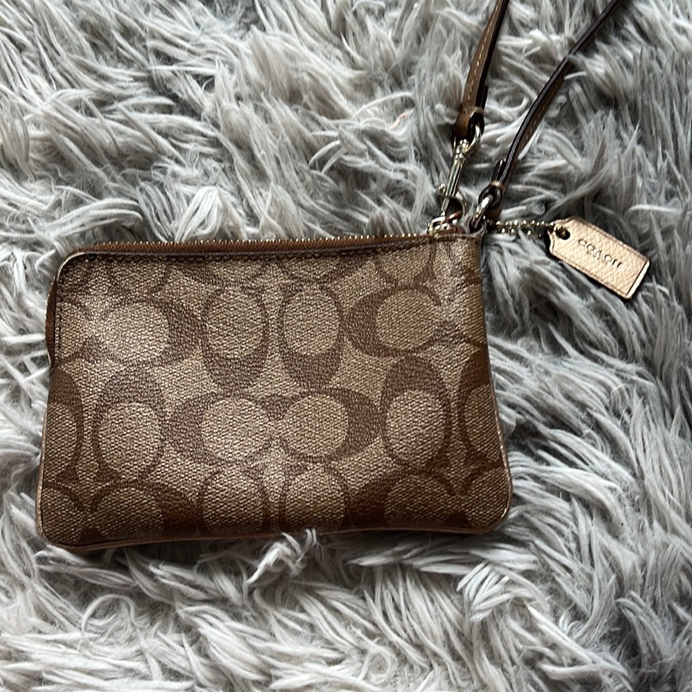 coach wristlet - Picture 2 of 6